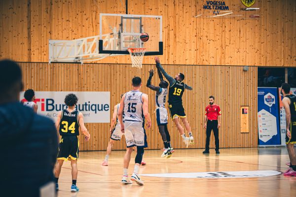 Infraction du terrain au basket : comprendre les règles